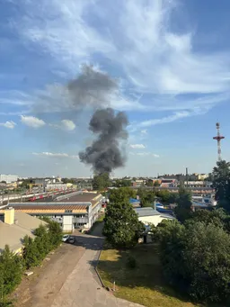 Взрыв и пожар в ангаре у Финляндского вокзала: есть погибшие